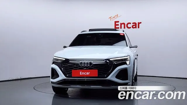 Audi Q8 e-tron 2024 thumb 3