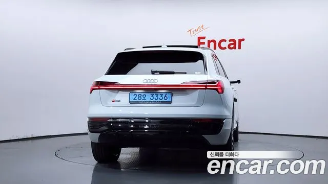 Audi Q8 e-tron 2024 thumb 4