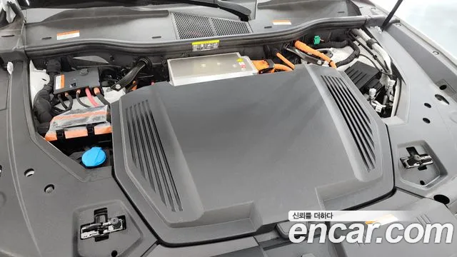 Audi Q8 e-tron 2024 thumb 6