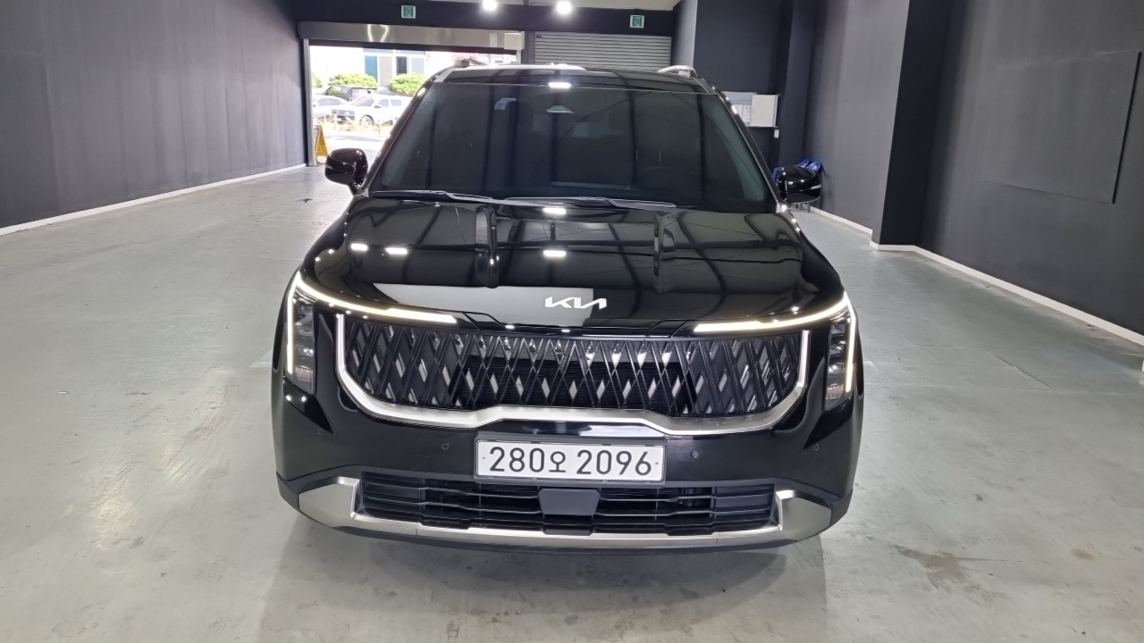Kia Carnival 2024 thumb 3