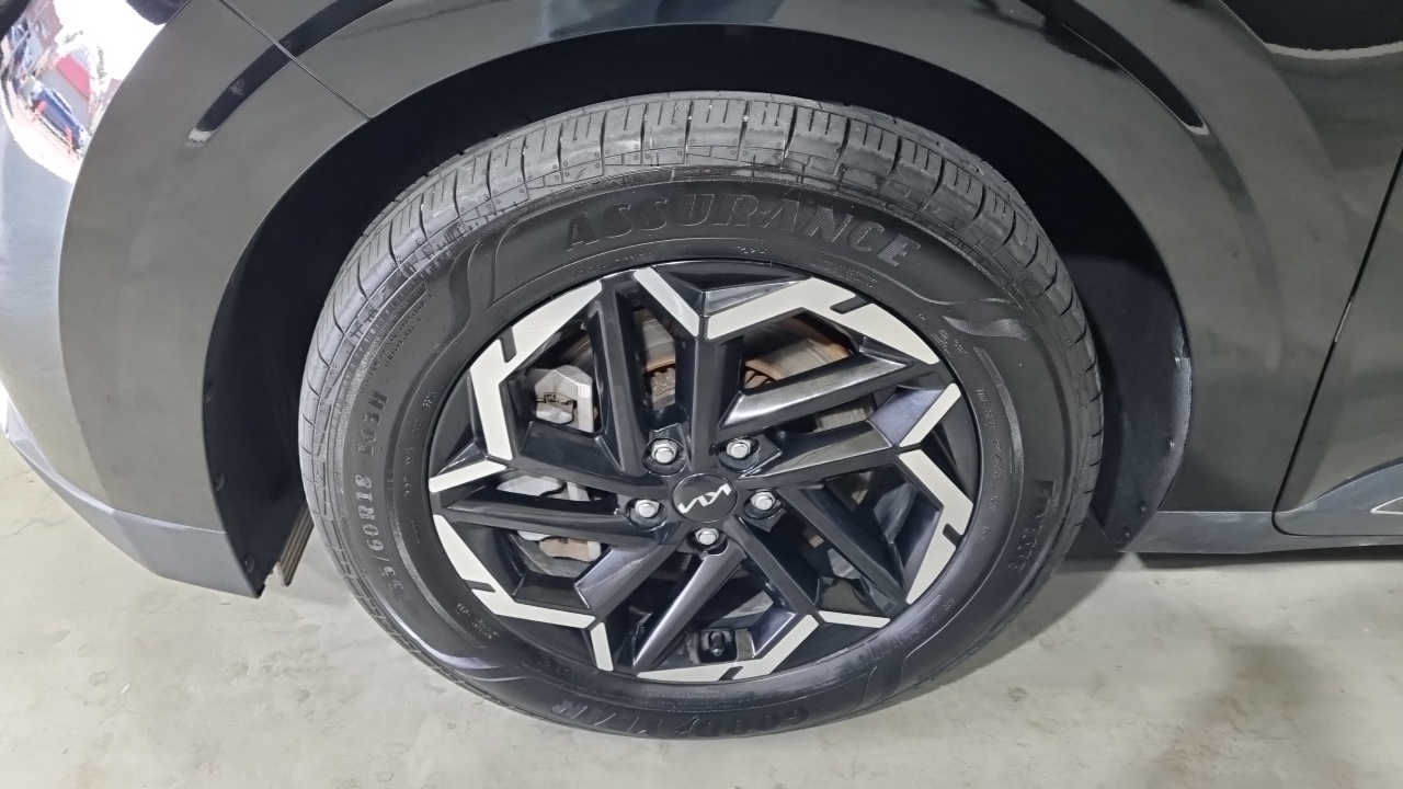 Kia Carnival 2024 thumb 5