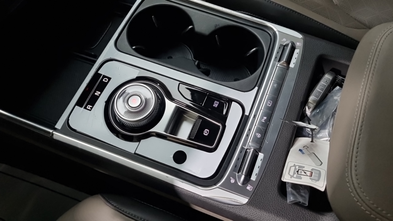 Kia Carnival 2024 thumb 9