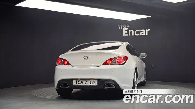 Hyundai Genesis 2012 thumb 4