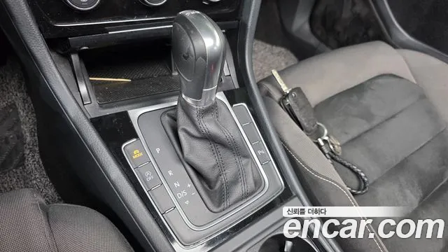 Volkswagen Golf Sportsvan 2015 thumb 9