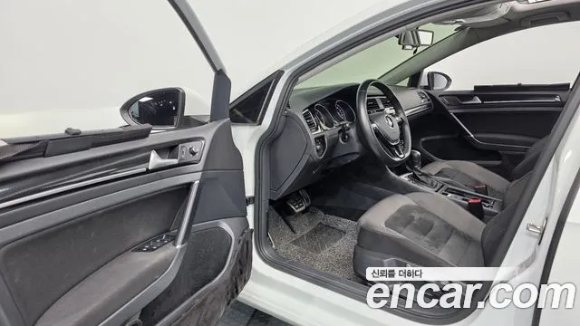 Volkswagen Golf Sportsvan 2015 thumb 10