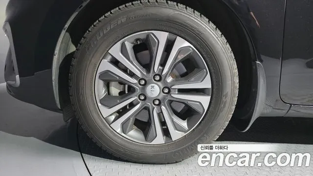 Kia Carnival 2018 thumb 5