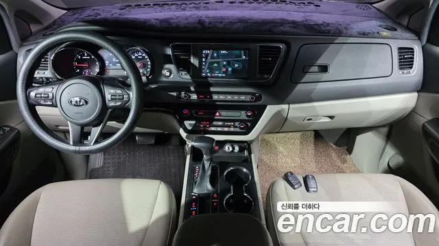 Kia Carnival 2018 thumb 7
