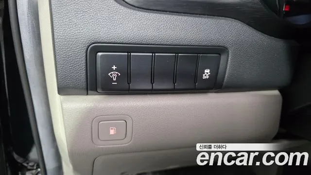 Kia Carnival 2018 thumb 11