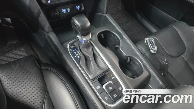 Hyundai Santa Fe 2019 thumb 8