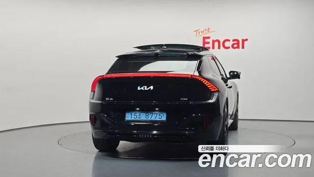 Kia EV6 2023 thumb 3