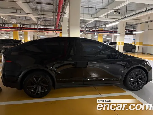 Tesla Model X 2026 thumb 3
