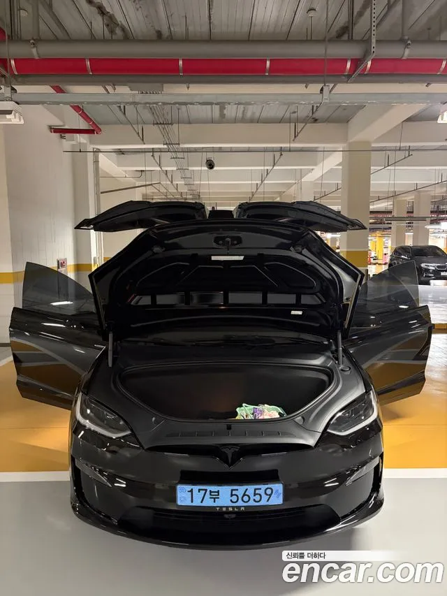 Tesla Model X 2026 thumb 6