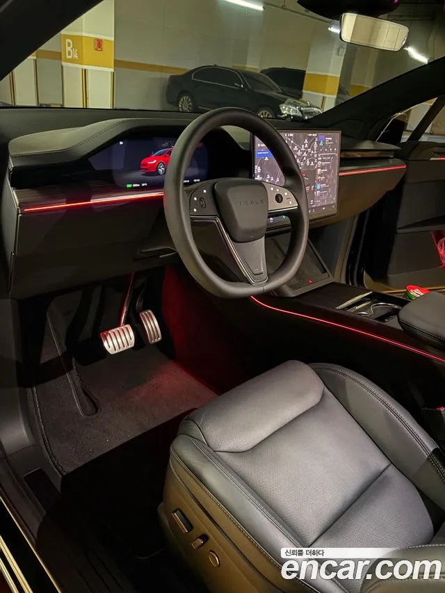 Tesla Model X 2026 thumb 7