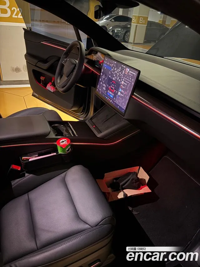 Tesla Model X 2026 thumb 8