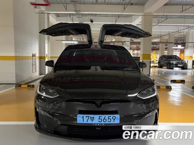 Tesla Model X 2026 thumb 11