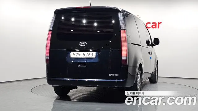 Hyundai Staria 2021 thumb 4