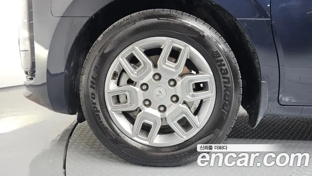 Hyundai Staria 2021 thumb 5