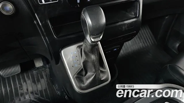 Hyundai Staria 2021 thumb 9