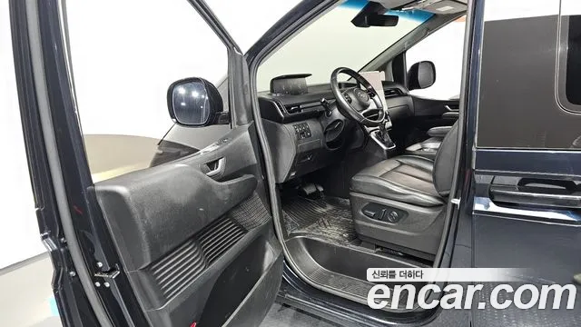Hyundai Staria 2021 thumb 10
