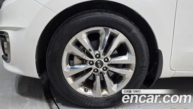 Kia Carnival 2014 thumb 5
