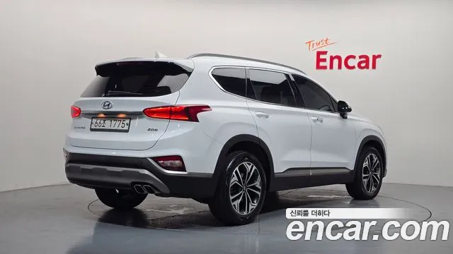 Hyundai Santa Fe 2018 thumb 2