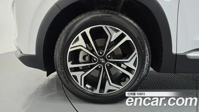 Hyundai Santa Fe 2018 thumb 5