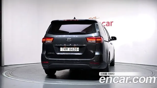 Kia Carnival 2014 thumb 4