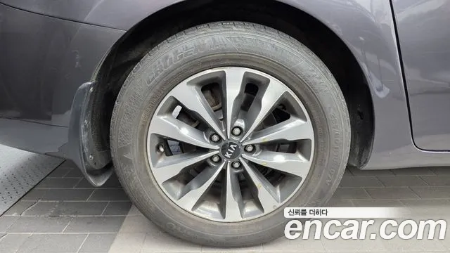 Kia Carnival 2014 thumb 5