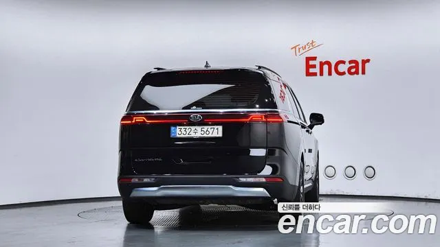 Kia Carnival 2021 thumb 4