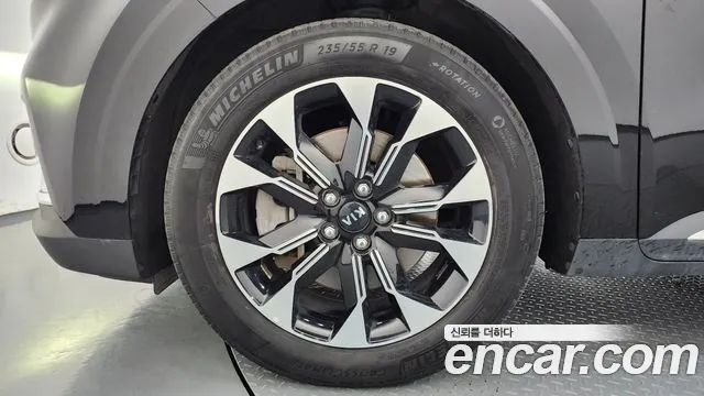 Kia Carnival 2021 thumb 5