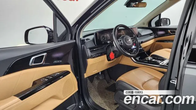 Kia Carnival 2021 thumb 10
