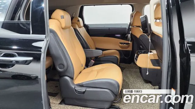 Kia Carnival 2021 thumb 11