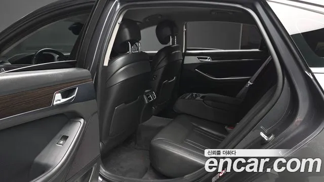 Genesis G80 2020 thumb 10