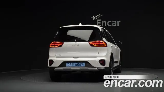 Kia Niro 2023 thumb 3