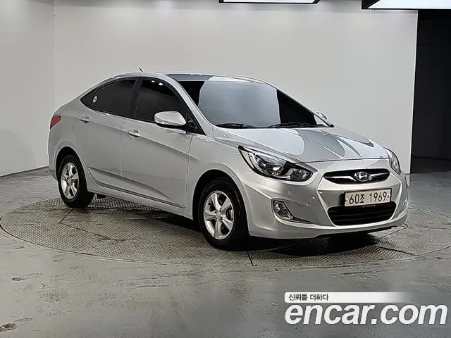 Hyundai Accent 2011 thumb 2