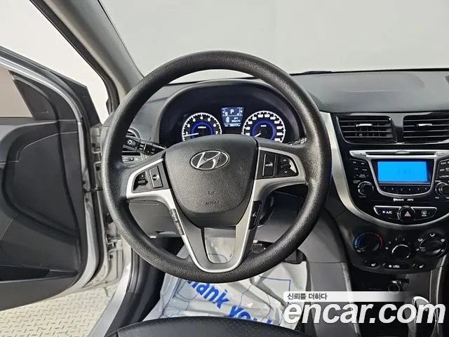 Hyundai Accent 2011 thumb 9
