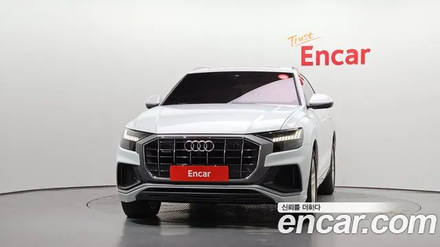 Audi Q8 2021 thumb 3