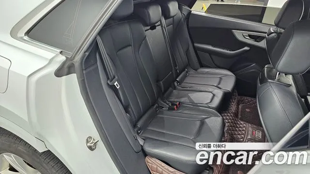 Audi Q8 2021 thumb 11