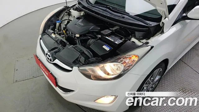 Hyundai Avante 2010 thumb 6