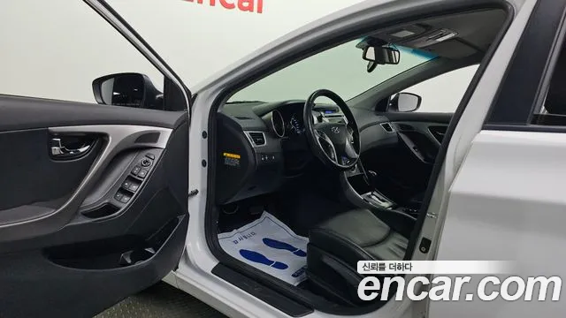 Hyundai Avante 2010 thumb 10