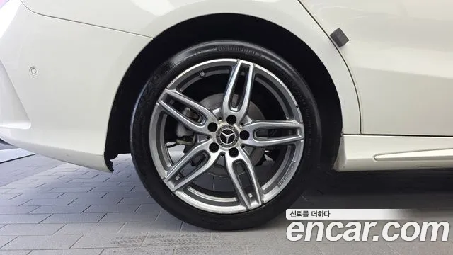 Mercedes-Benz CLA 2017 thumb 5