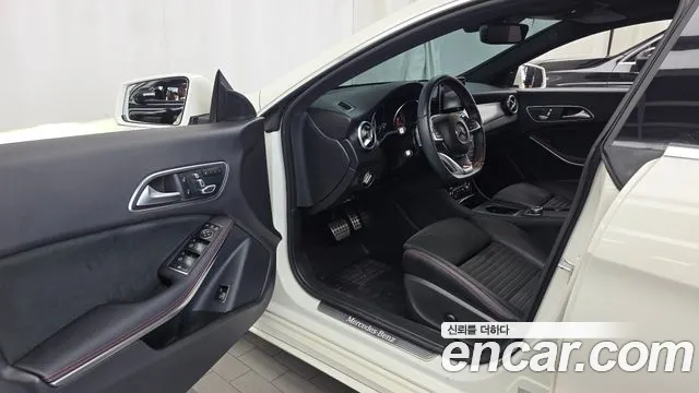 Mercedes-Benz CLA 2017 thumb 10