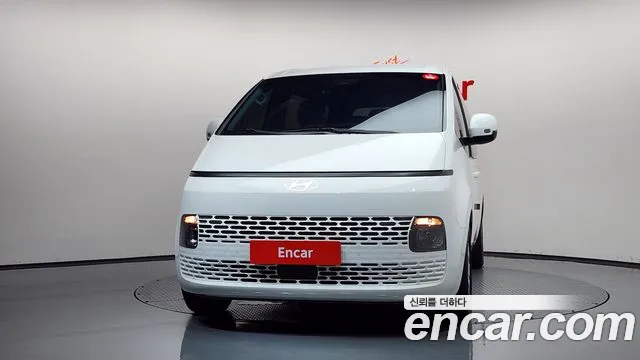 Hyundai Staria 2024 thumb 3