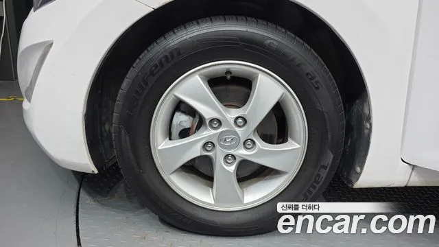 Hyundai Avante 2013 thumb 5