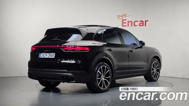 Porsche Cayenne 2019 thumb 2