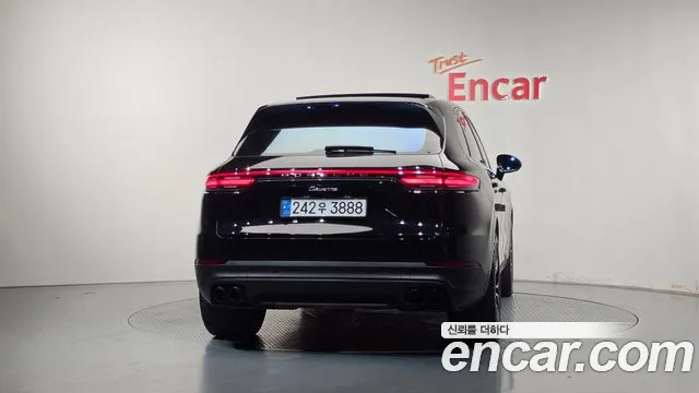 Porsche Cayenne 2019 thumb 4