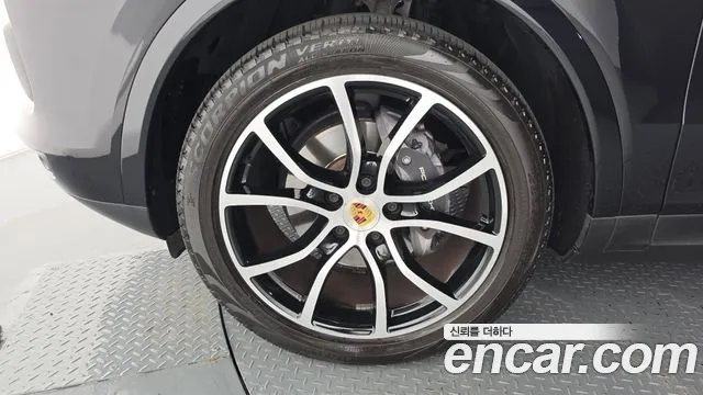 Porsche Cayenne 2019 thumb 5