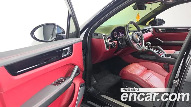 Porsche Cayenne 2019 thumb 10