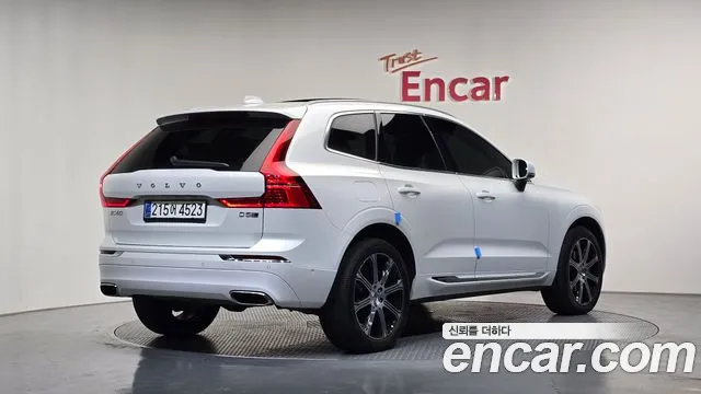 Volvo XC60 2020 thumb 2
