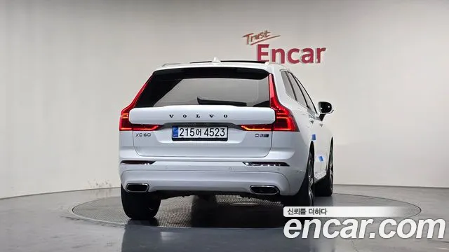Volvo XC60 2020 thumb 4